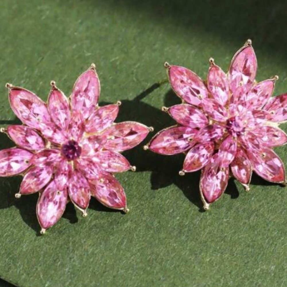Pink snowflake flower shape rhinestone earrings chic classy elegant - Picture 2 of 3